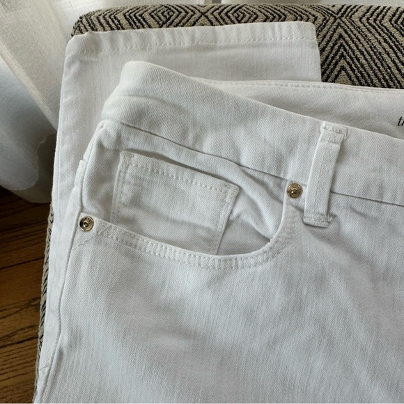 White Chico’s Women’s So Slimming Girlfriend Ankle Jeans Chico size 2 = 12 - Picture 3 of 14